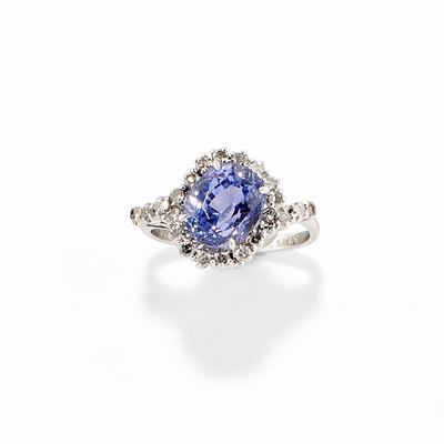 Anello in Oro Bianco 18k, Zaffiro Ceylon e Diamanti