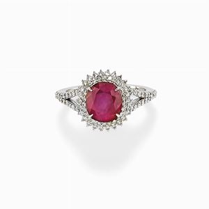  - Anello in oro bianco 18k, rubino e diamanti