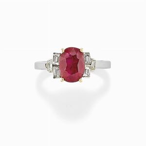  - Anello in oro bicolore 18k, rubino e diamanti