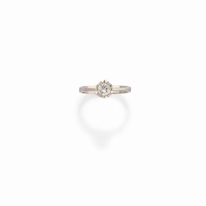  - Anello con diamante