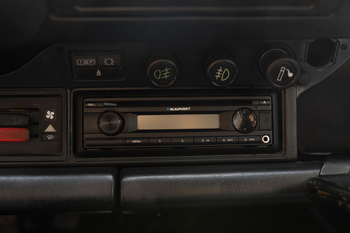 Porsche - 911 Carrera 3.2