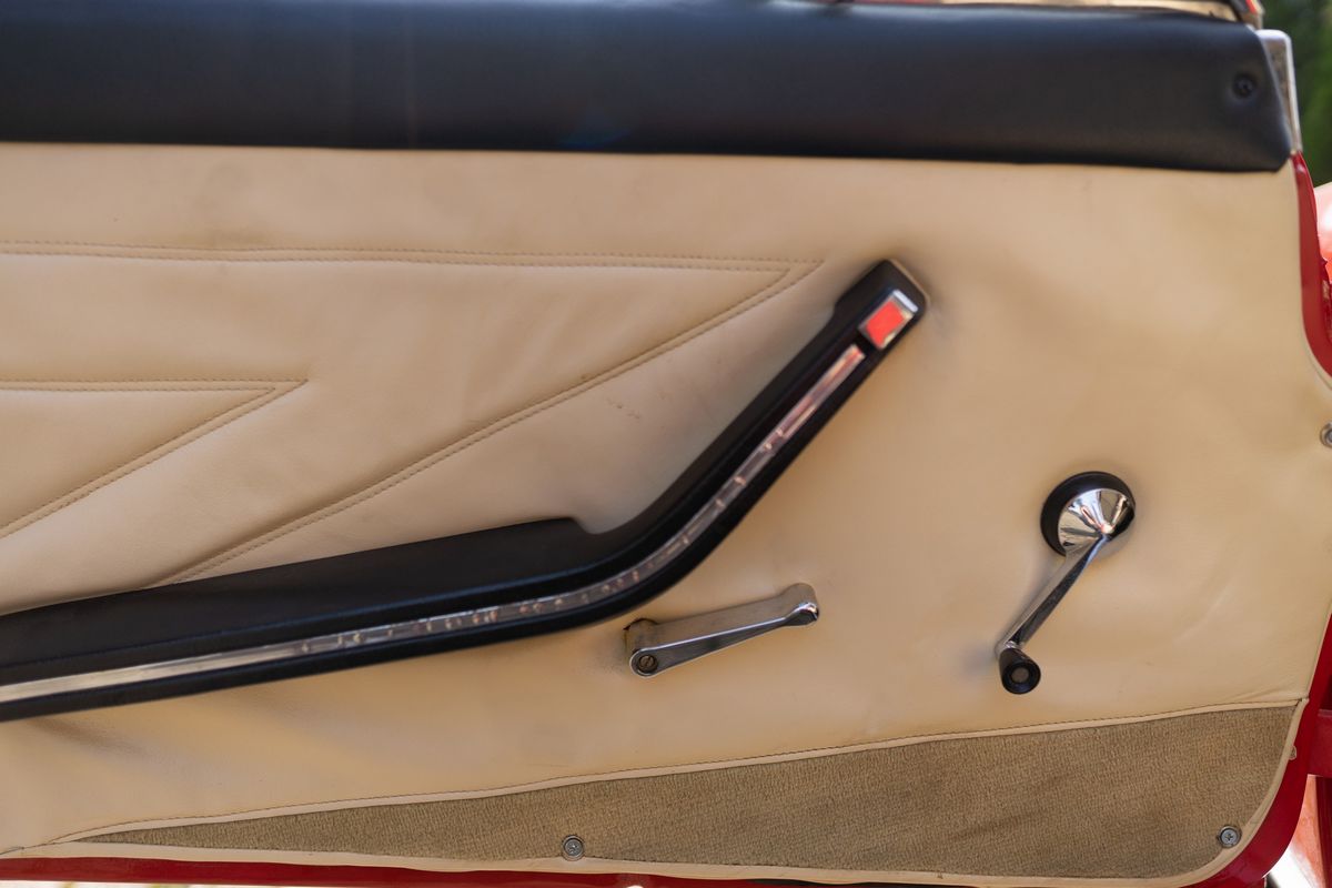 Fiat - 124 Sport Spider (pininfarina)