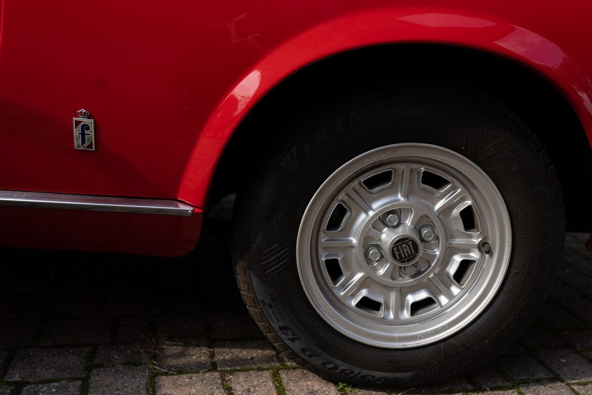 Fiat - 124 Sport Spider (pininfarina)