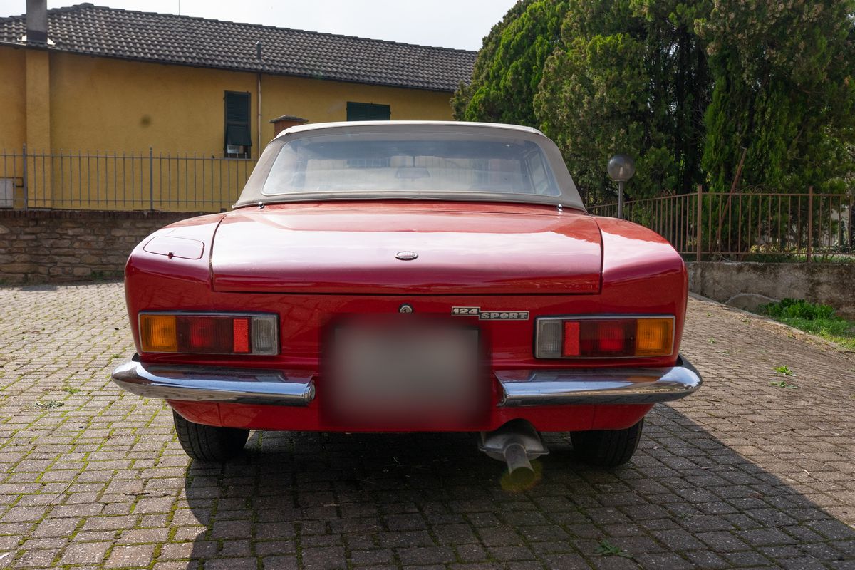Fiat - 124 Sport Spider (pininfarina)
