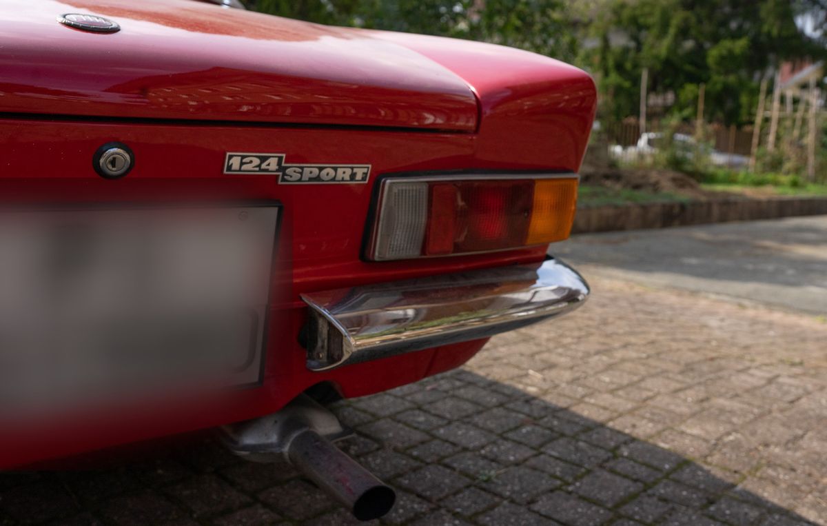 Fiat - 124 Sport Spider (pininfarina)