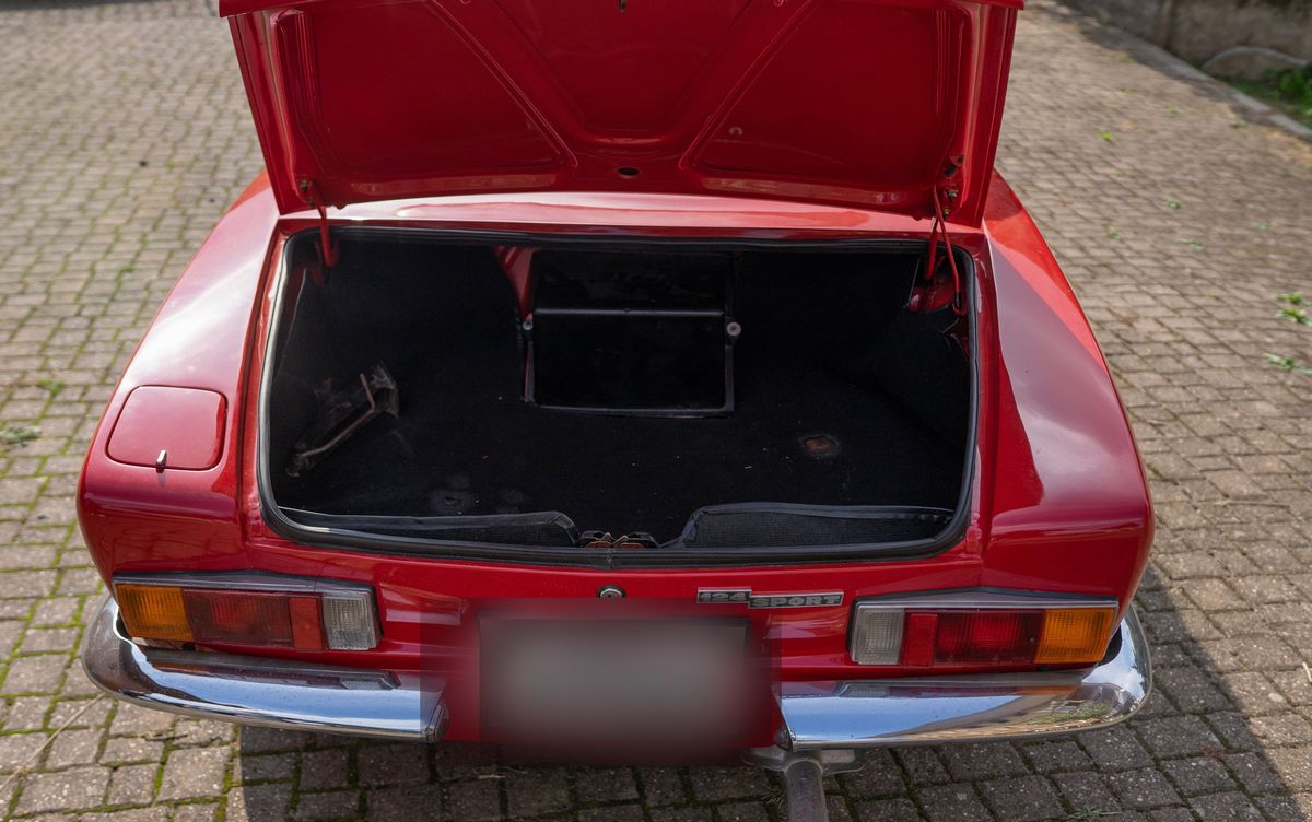 Fiat - 124 Sport Spider (pininfarina)