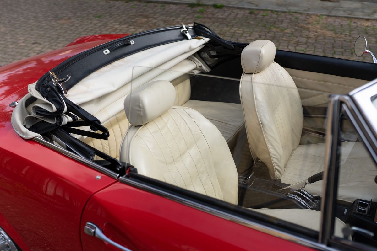 Fiat - 124 Sport Spider (pininfarina)