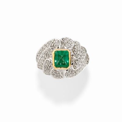 Anello in Oro Bianco 18k, Smeraldo e Diamanti
