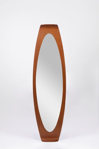 Specchio da parete in compensato curvato