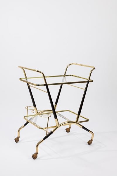 Carrello portavivande, struttura in ottone e legno con piani in vetro, circa 1950