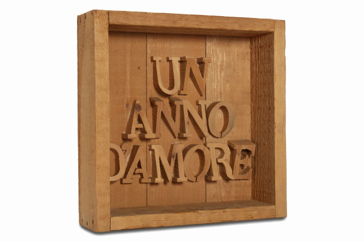 Mario Ceroli - Un anno d'amore, scultura in pino di Russia
