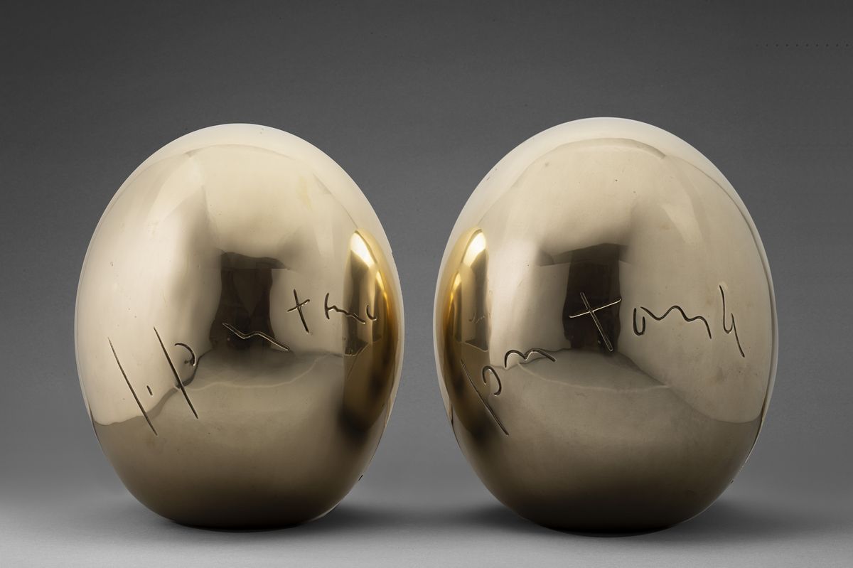 Lucio Fontana - Concetto Spaziale, Natura - coppia di sculture in bronzo lucidato