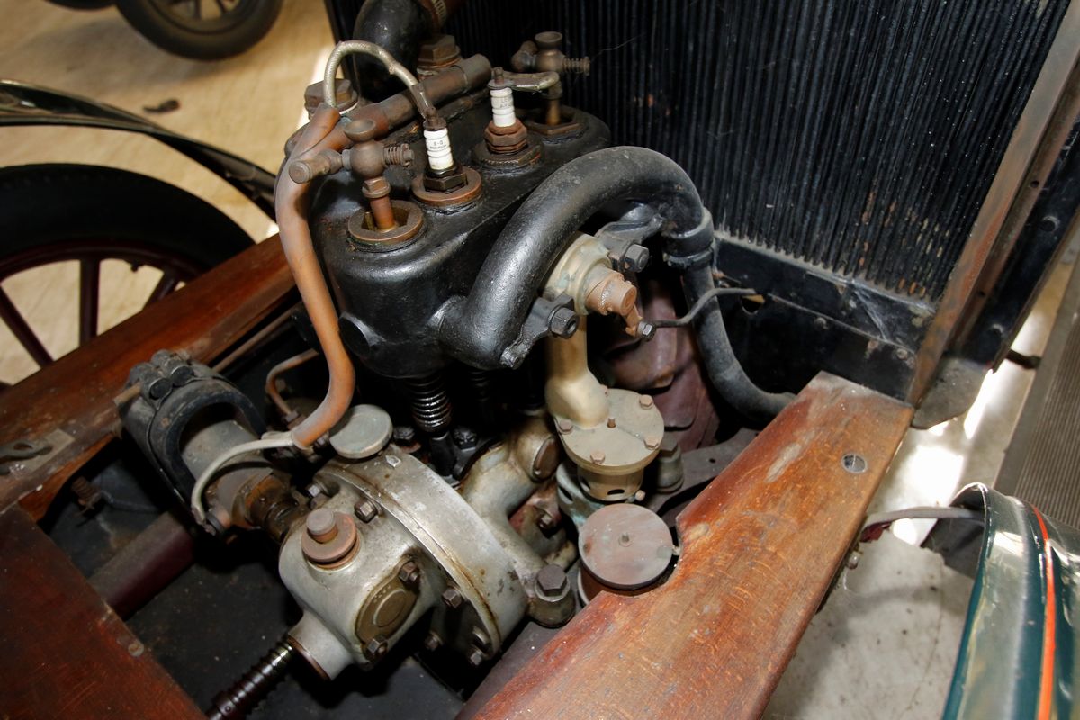 Renault - Type Ax 8 CV Two-seater