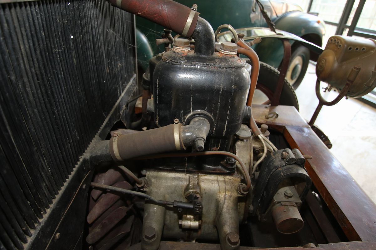 Renault - Type Ax 8 CV Two-seater
