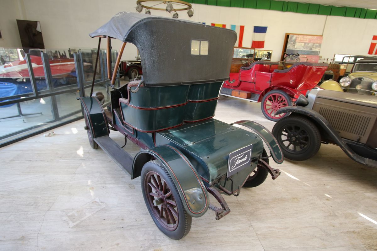 Renault - Type Ax 8 CV Two-seater