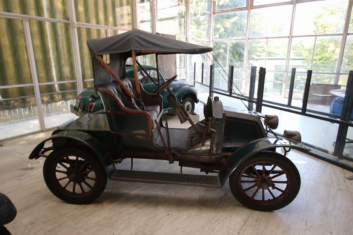 Renault - Type Ax 8 CV Two-seater