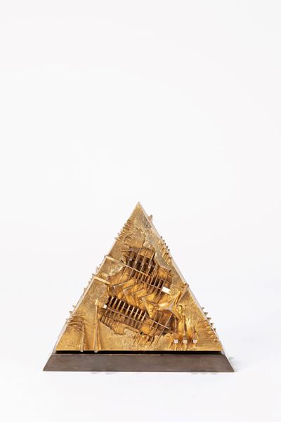 Forma piramidale 'Premio Marian Skubin', bronzo dorato, es. 2/15