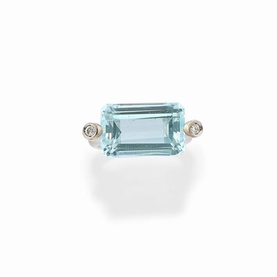 Anello in Oro Bianco 18k, Acquamarina e Diamanti