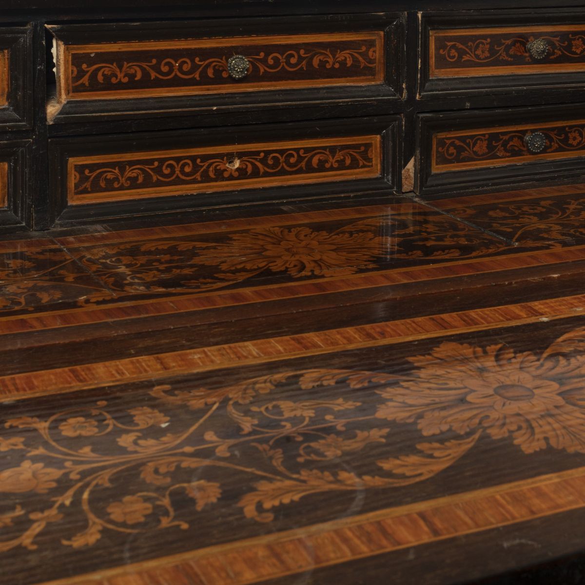 Ribalta Lombarda in Legno Intarsiato, Fine Secolo XVIII - Inizi Secolo XIX