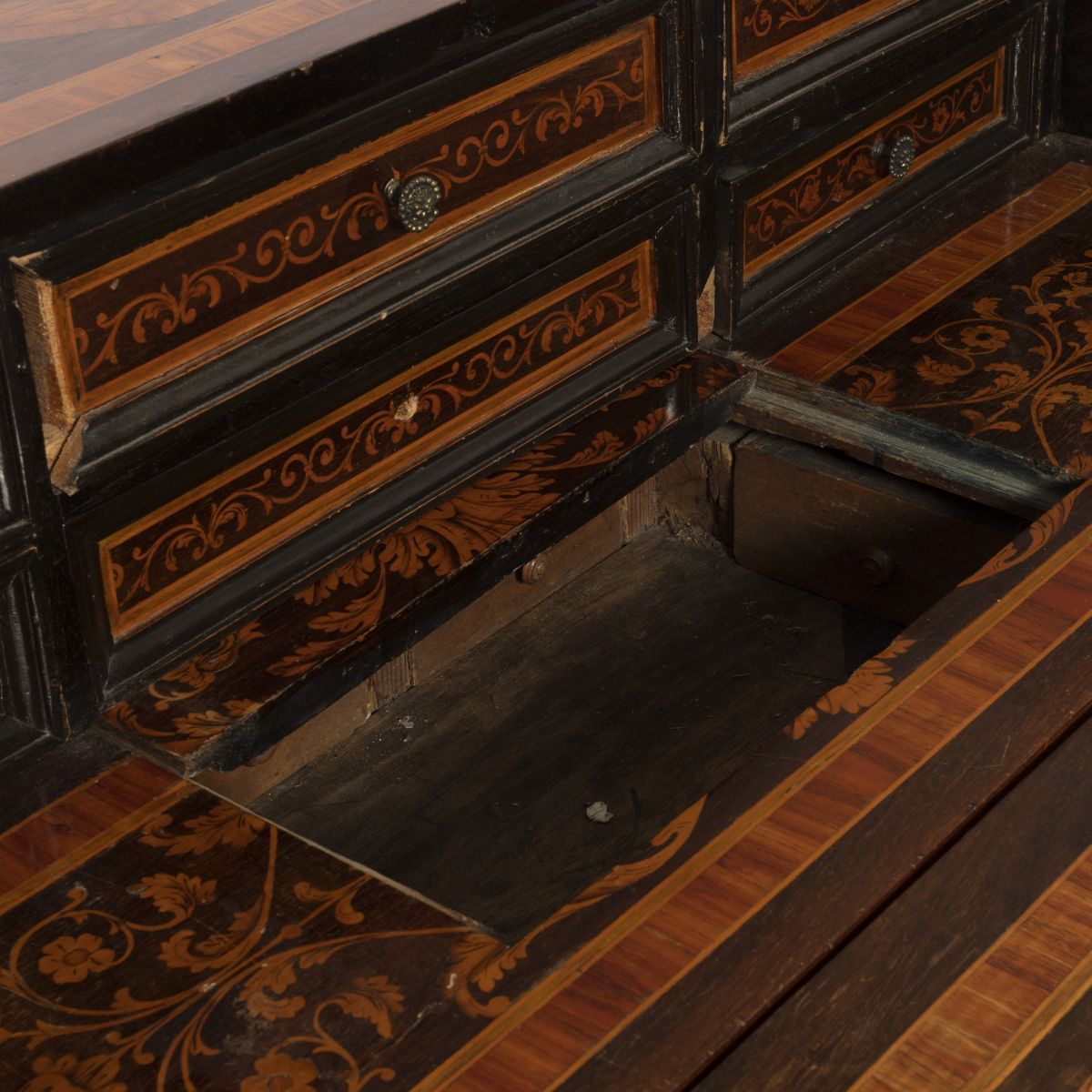Ribalta Lombarda in Legno Intarsiato, Fine Secolo XVIII - Inizi Secolo XIX