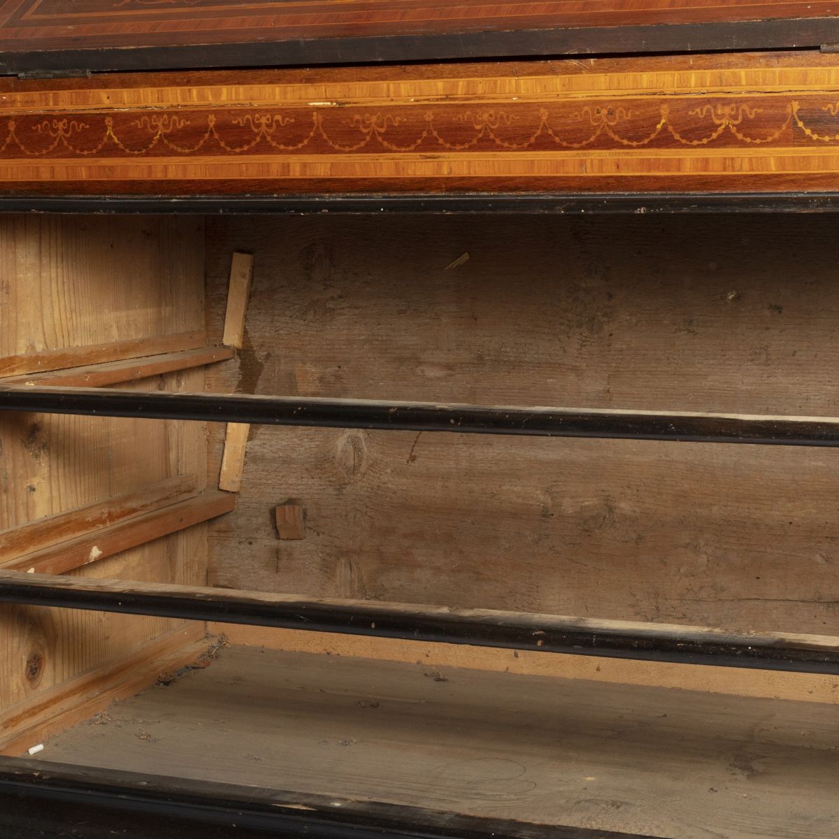 Ribalta Lombarda in Legno Intarsiato, Fine Secolo XVIII - Inizi Secolo XIX
