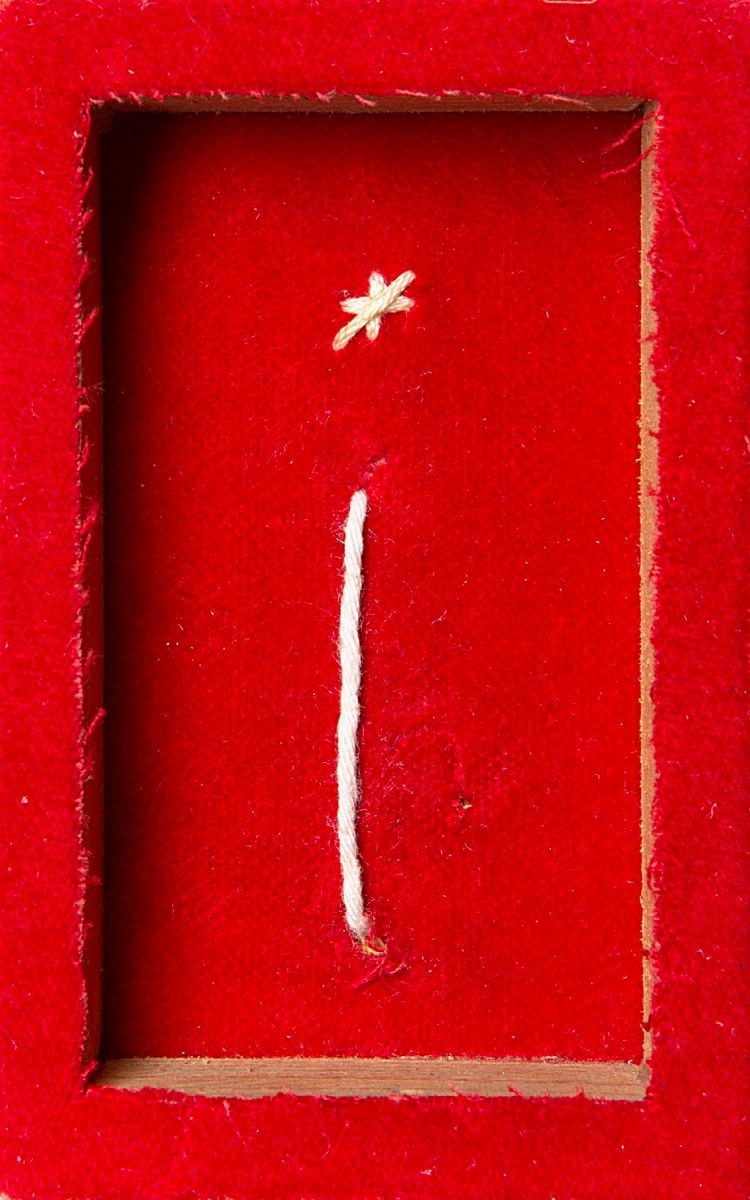 Maria Lai - Senza titolo (Un desiderio), tecnica mista su legno con filo di cotone e velluto