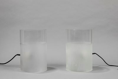 Coppia di lampade da tavolo in vetro satinato, produzione Fontana Arte, 1972