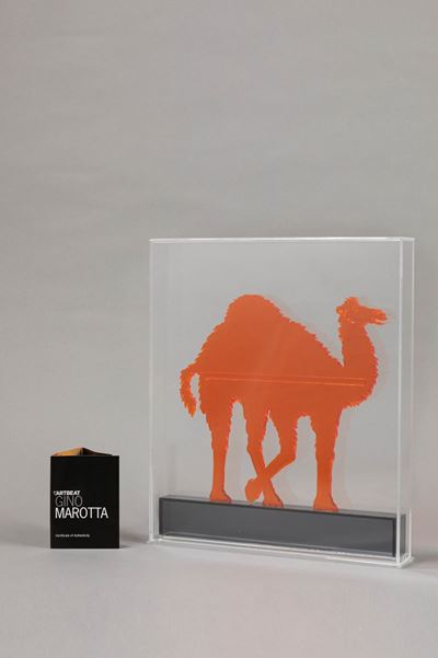 Dromedario, metacrilato arancione