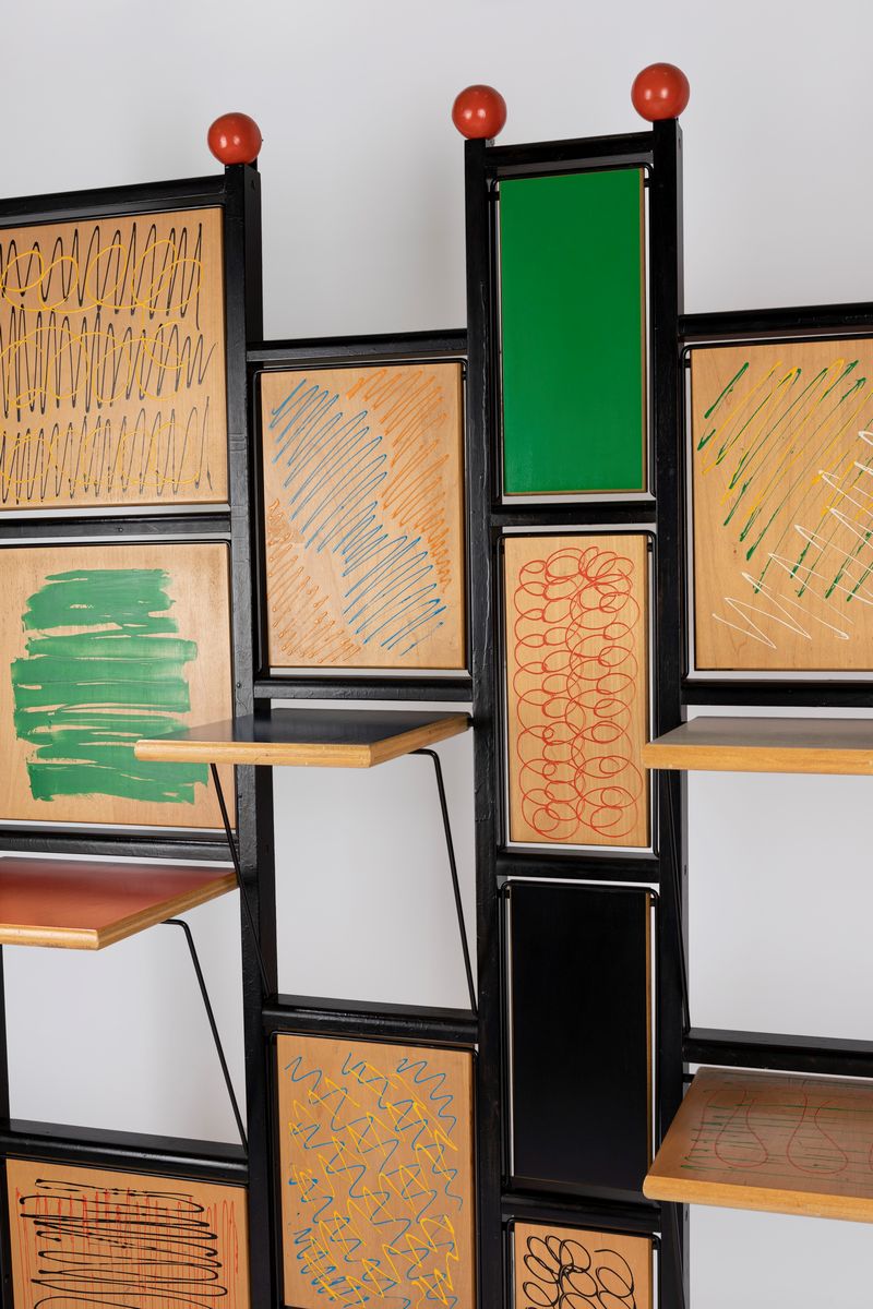 Gaetano Pesce - Libreria in legno laccato e dipinto con dettagli in metallo