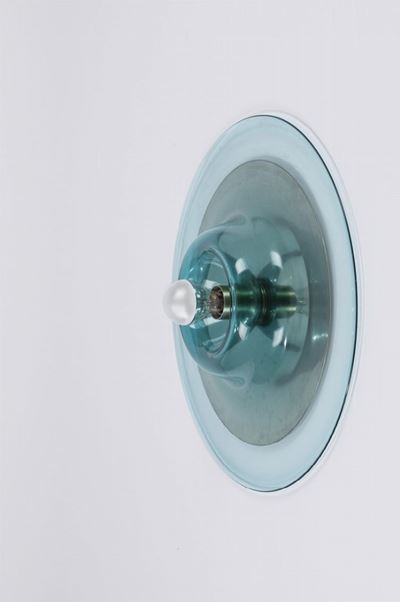 Lampada da parete in vetro soffiato color Adriatico e supporto in metallo