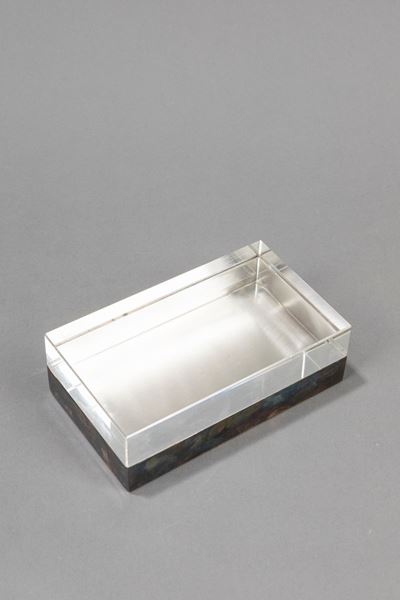 Scatola in metallo argentato e plexiglas