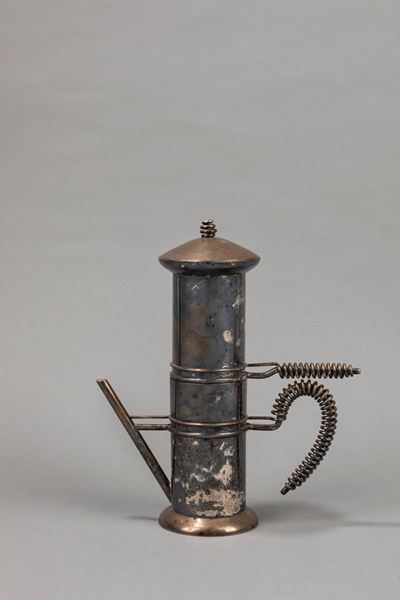 Lino Sabattini, Caffettiera “Filumena 2”, metallo argentato, 1986