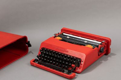 Valentine, macchina da scrivere con custodia in plastica, 1969