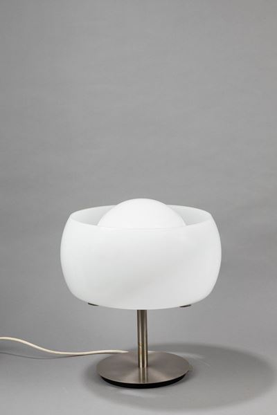 Lampada da tavolo modello Clinio, metallo e vetro, circa 1960