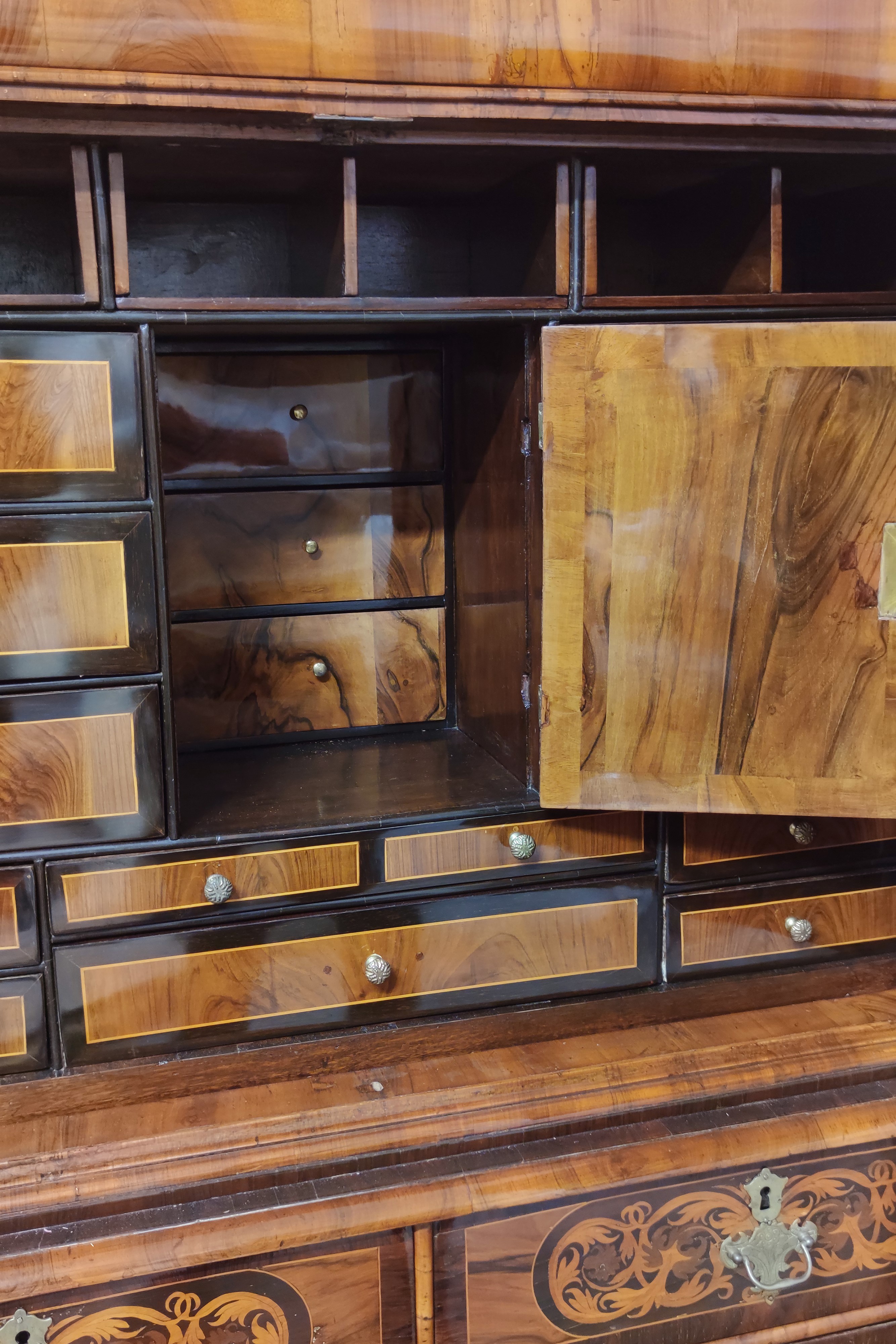 Secretaire a Due Corpi Intarsiato, Secoli XVIII-XIX