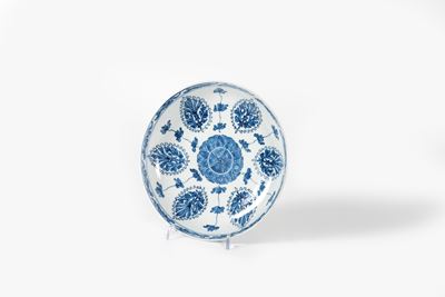 Piatto in Porcellana Bianca e Blu, Cina, Dinastia Qing, Periodo Kangxi
