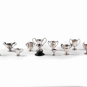 Lotto composto da undici coppette in argento, Inghilterra, secolo XX
