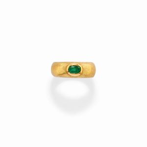  - Anello con smeraldo