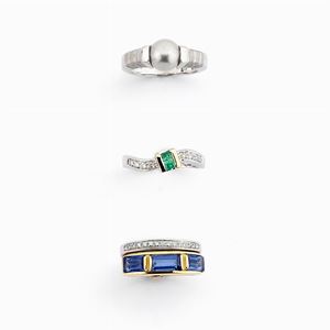 Lot of 3 rings in 18K gold with color stones, diamond and pearl