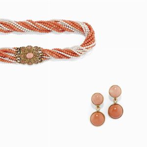 Lot of earrings and necklace in yellow gold 18K, coral, diamond and pearl