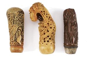 Impugnatura da kris (lotto di tre)