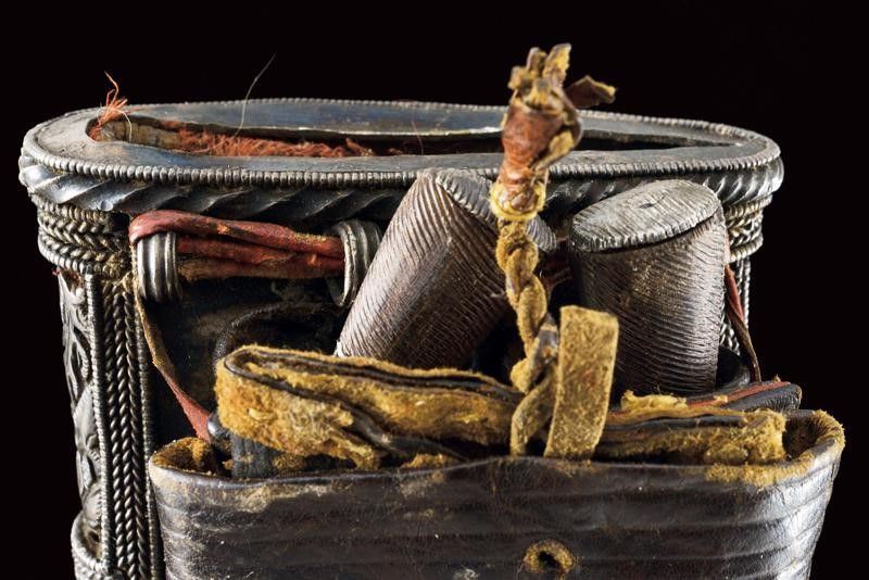 Interessante Kukri con Fornimenti in Argento
