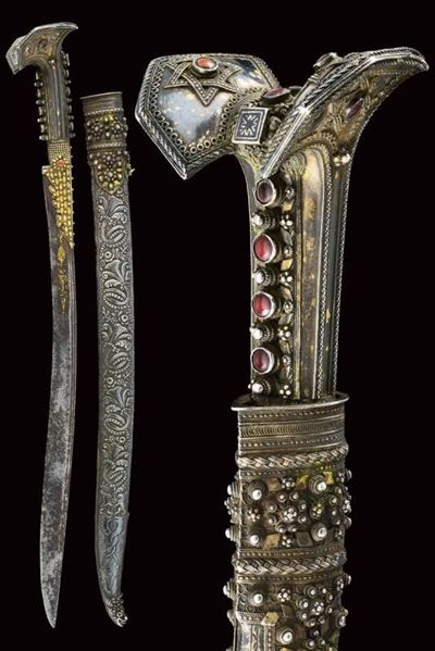 Straordinario Yatagan con Montatura in Argento