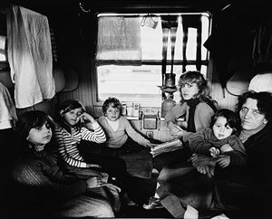 Napoli, Stazione Centrale, Binario 11, terremotati alloggiati in treno