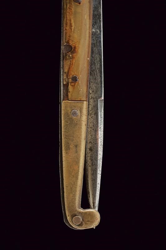 Lungo Coltello Pieghevole