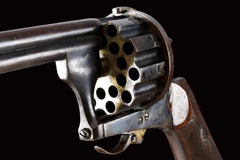 Raro Revolver a Spillo a Venti Colpi e Canne Sovrapposte