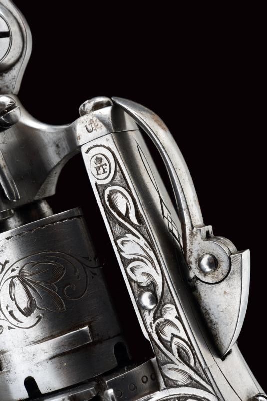 Bel Revolver a Spillo con Coltello Pieghevole