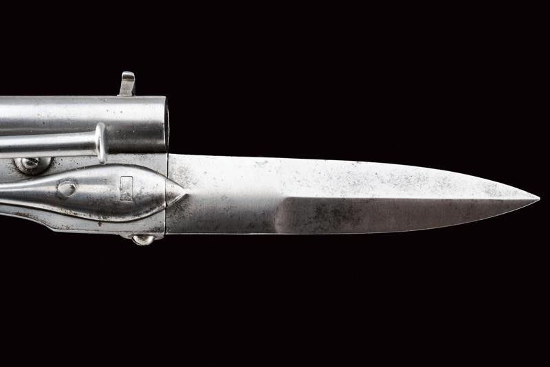 Bel Revolver a Spillo con Coltello Pieghevole