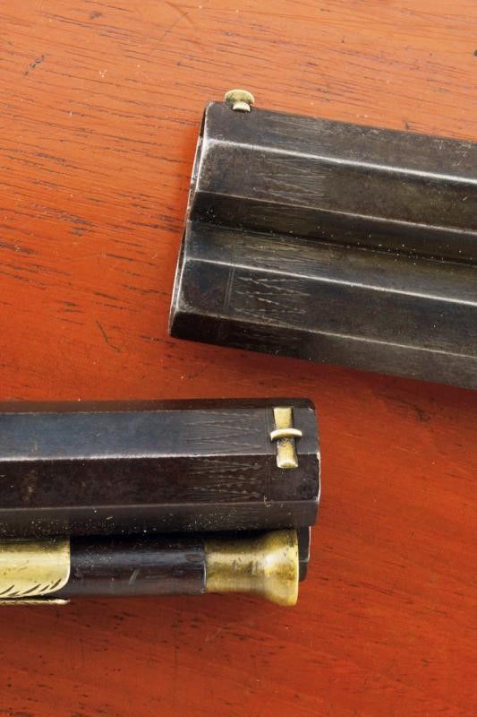 Raro Paio di Pistole a Luminello a Due Canne Sovrapposte di Colombo in Cassetta