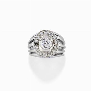  - Anello con diamanti